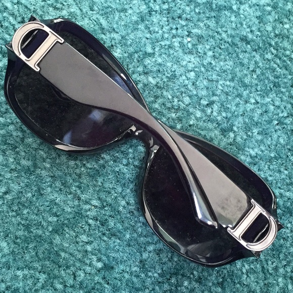 Christian Dior Sunglasses - Picture 6 of 8